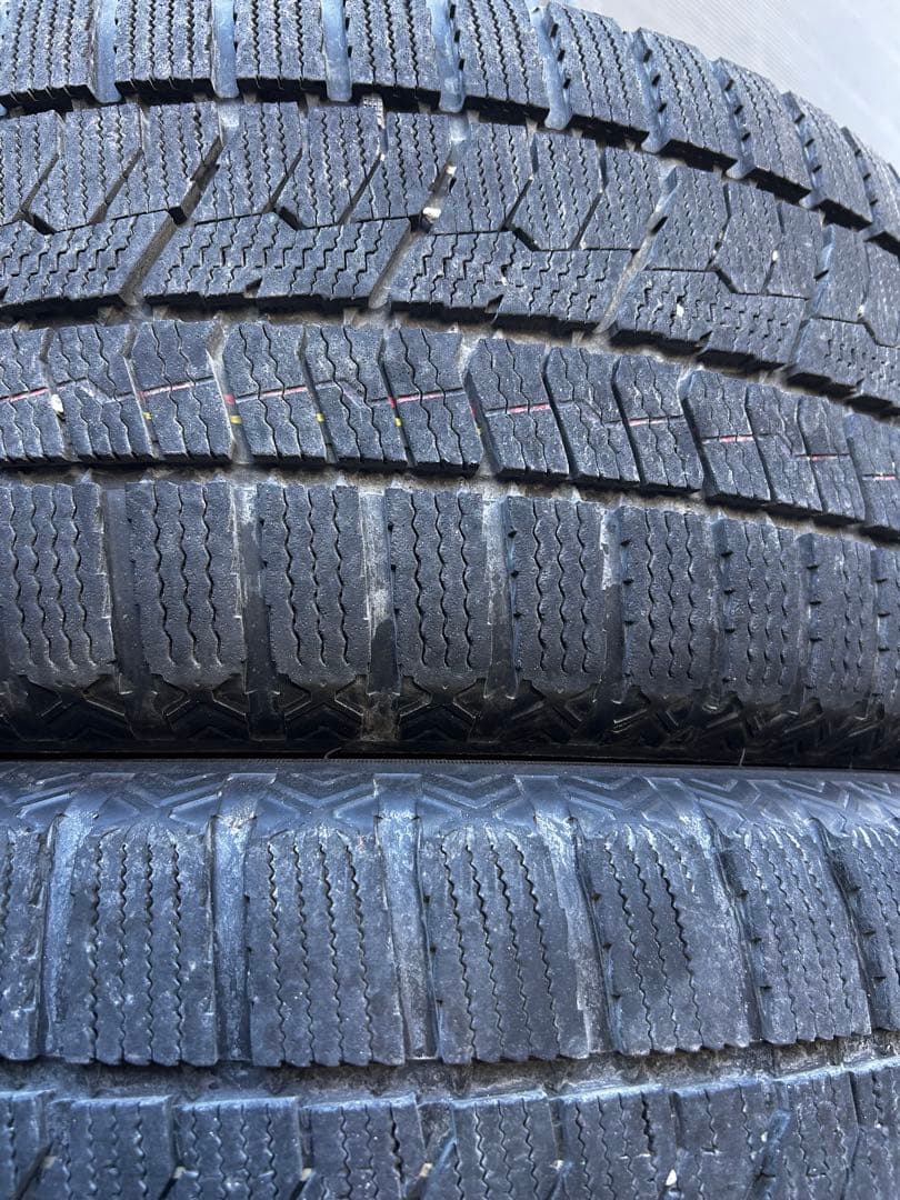 釣*郎様 送料込！2023年製スタッドレス　225/50R17 4本セット　溝あ