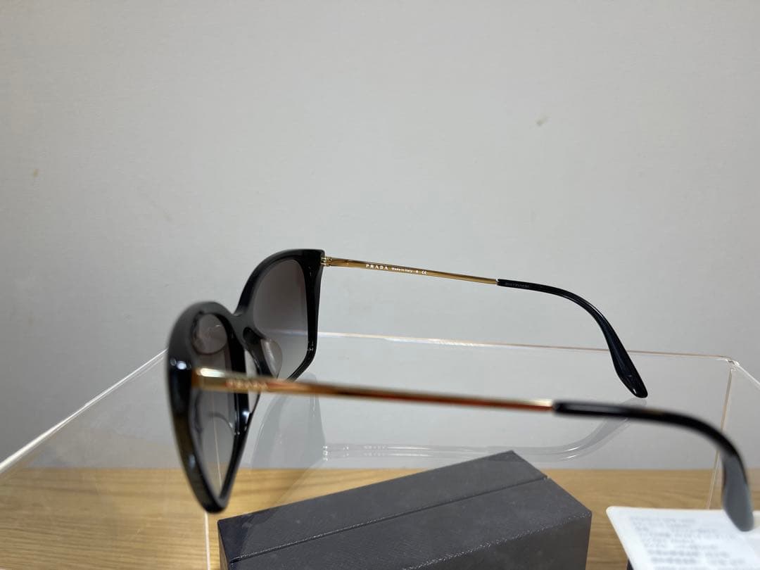 PRADA プラダ　サングラス　新品未使用