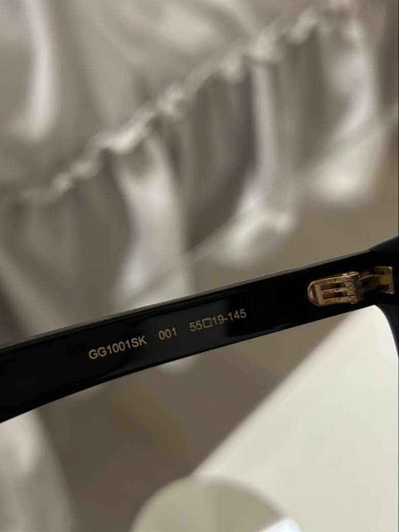 GUCCI サングラス ブラック ケース付き モデル:GG1001SK 001