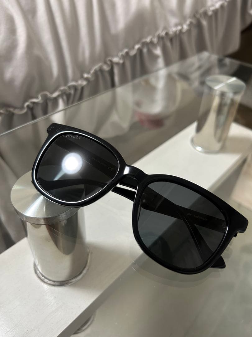 GUCCI サングラス ブラック ケース付き モデル:GG1001SK 001