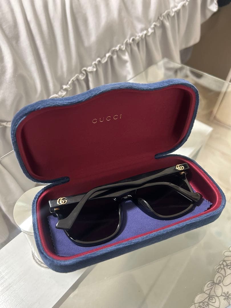 GUCCI サングラス ブラック ケース付き モデル:GG1001SK 001