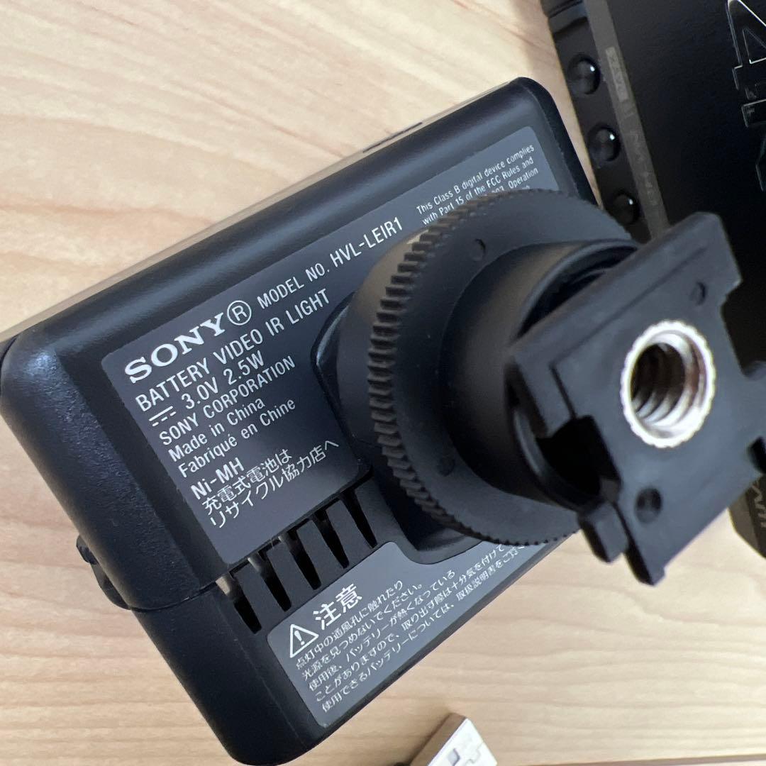 サ*ト様 SONY ビデオカメラ 4K 本体 ライト 充電器付き FDR-AX1