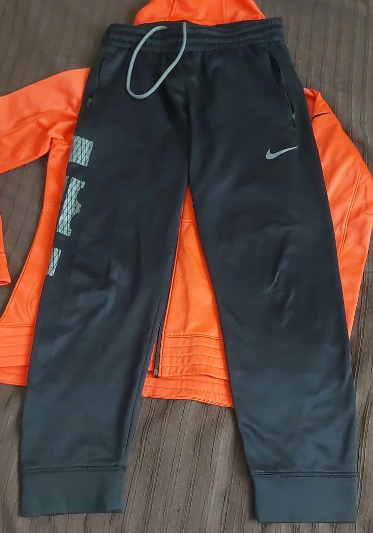 NIKE フード付きジャケットとパンツセット