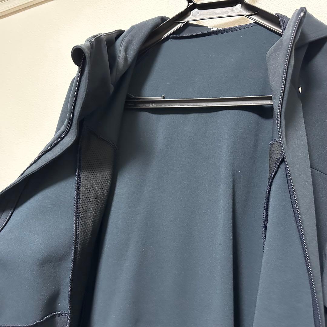 新品・未使用 デサント S.F TECH トレーニングジャケット タグ付き