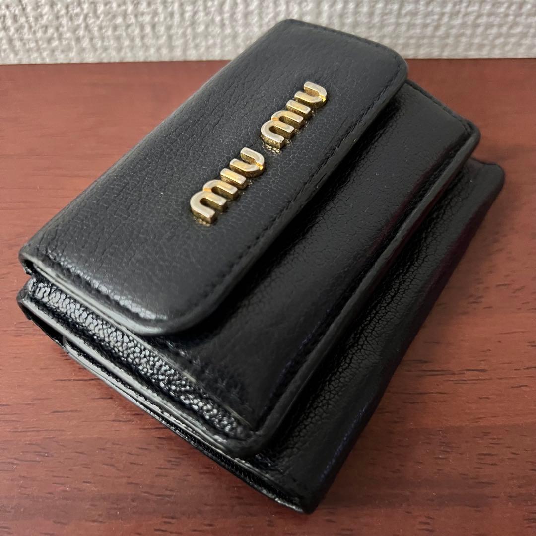 MIU MIU ミュウミュウ 三つ折り財布 nero ブラック 黒 箱付き