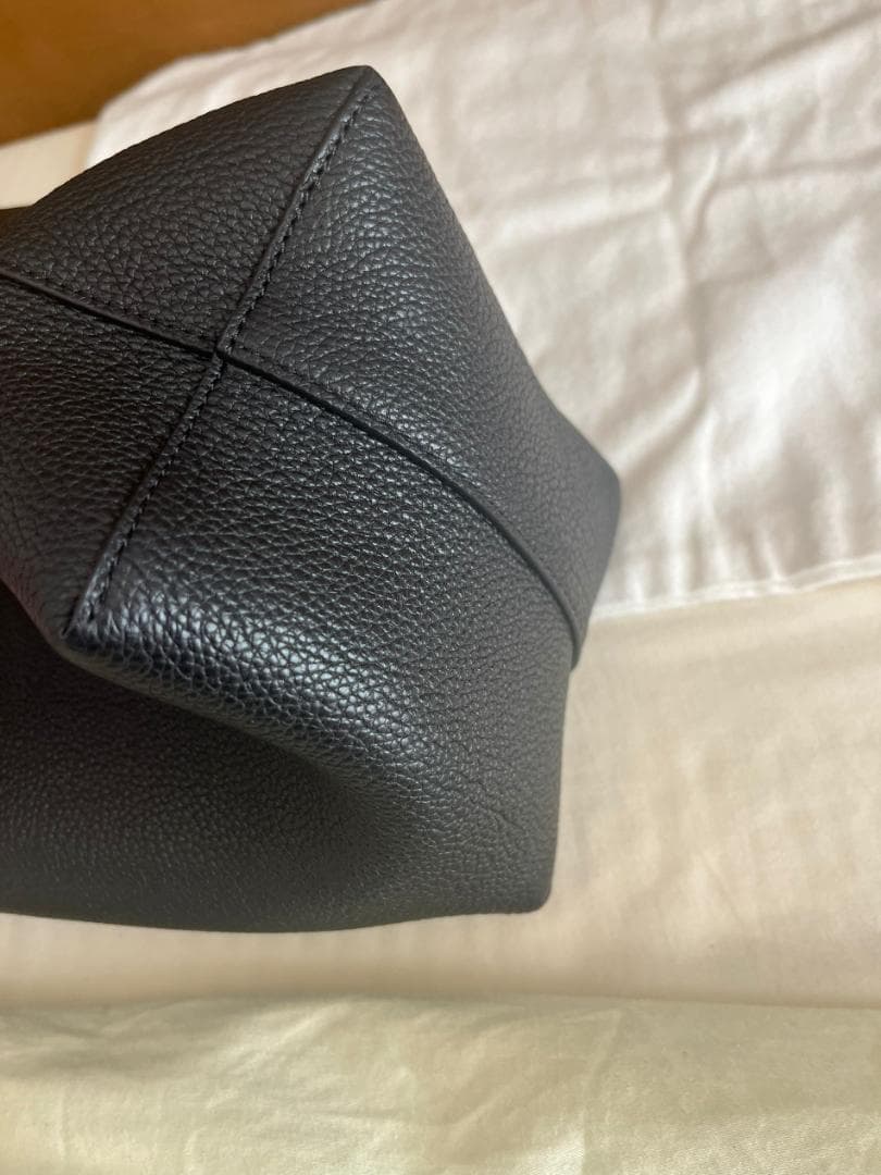 女性情報誌 THE ROW Small N/S Park Tote BLACK