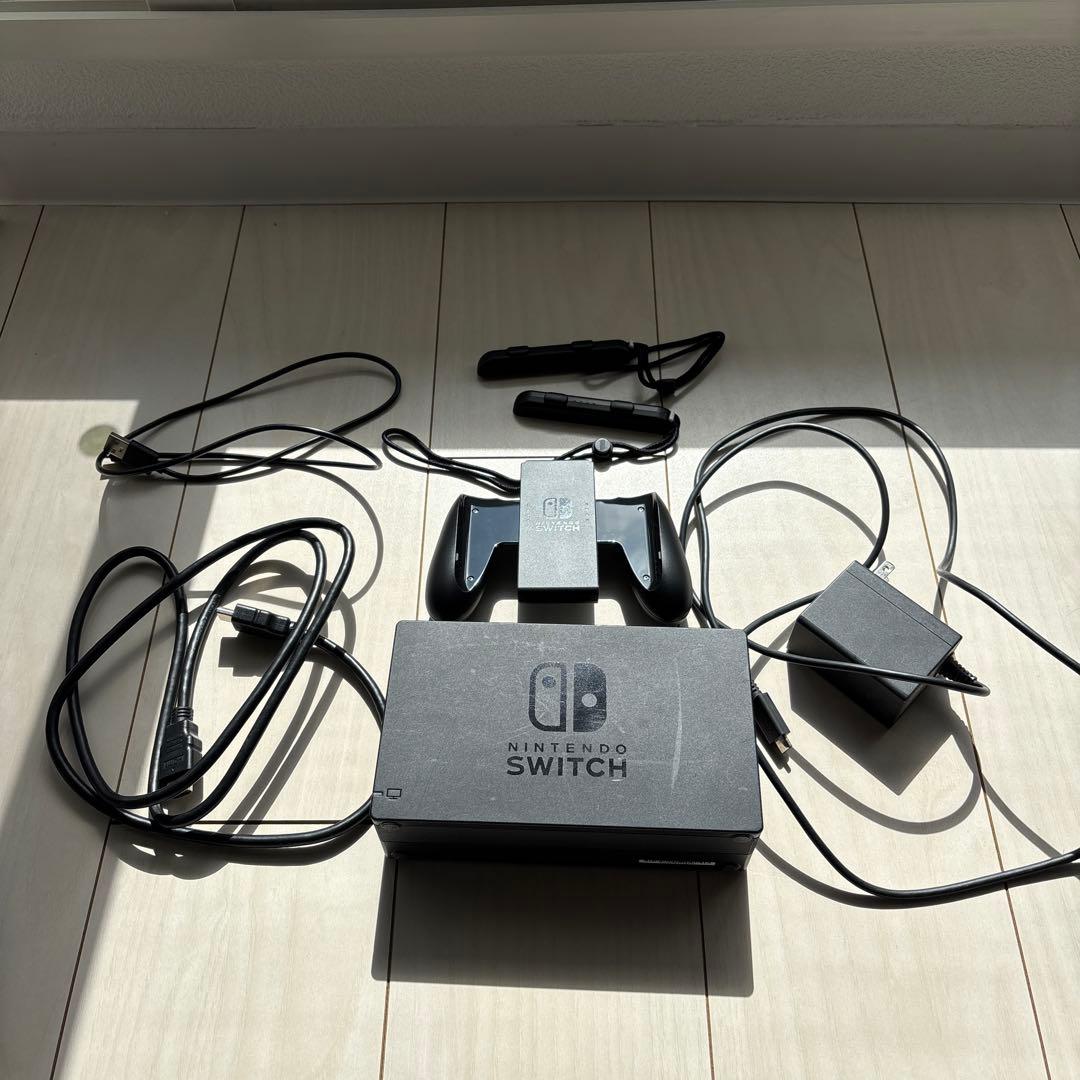 と*み様 Nintendo Switch 本体 青/赤 Joy-Con付き