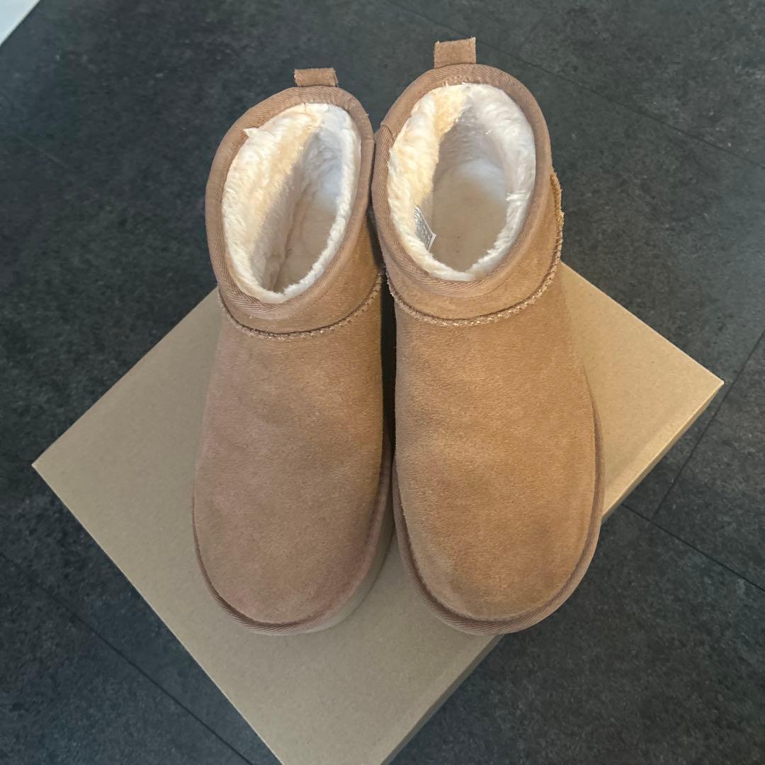 UGG クラシックウルトラミニ　8 25cm