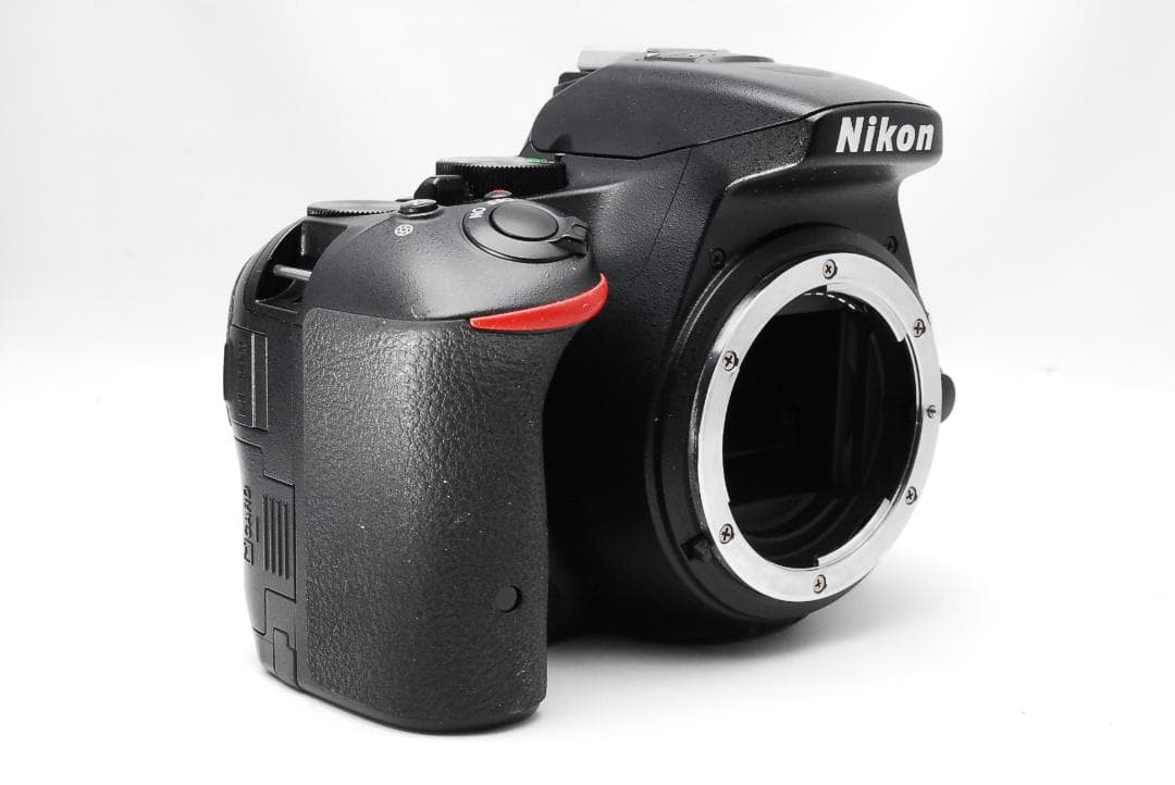 Nikon D5500 Wi-Fi転送機能搭載 自撮り ニコン 一眼レフカメラ