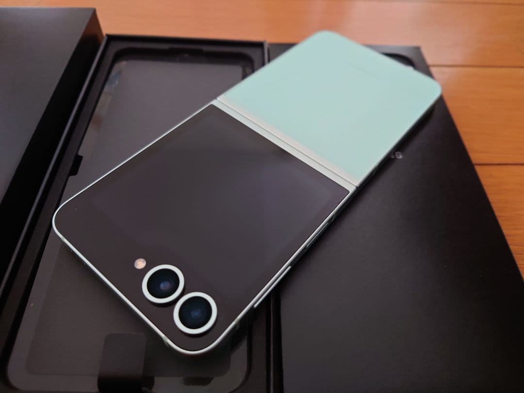 美品 Samsung Galaxy Z Flip6 SC-54E ミント