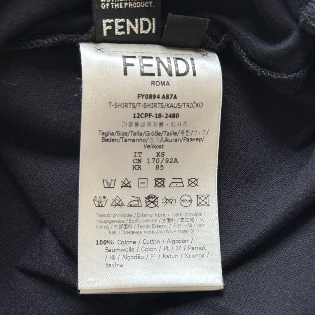 FENDIブラック Tシャツ M