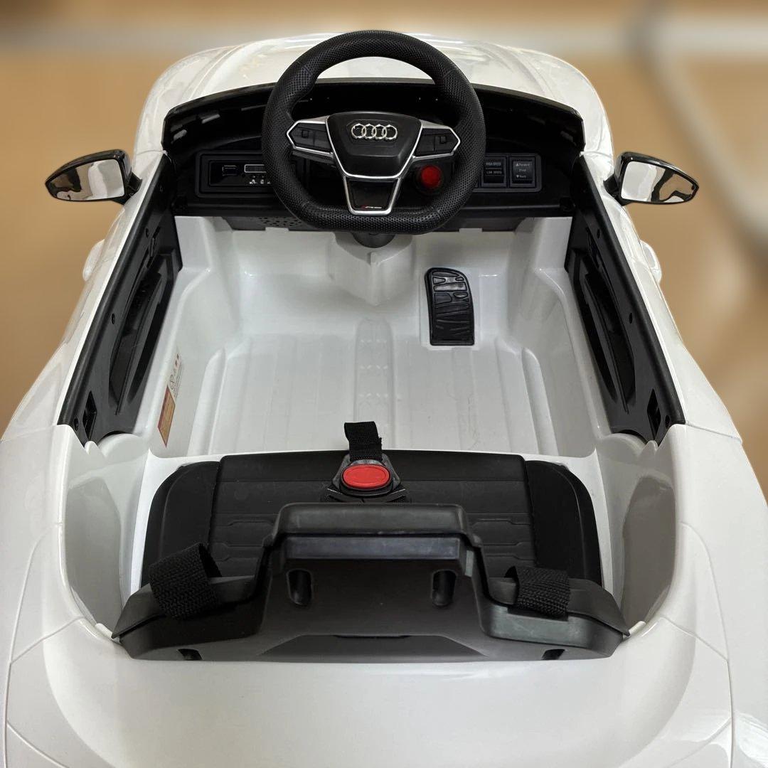 Audi RS e-tron GT 電動カー