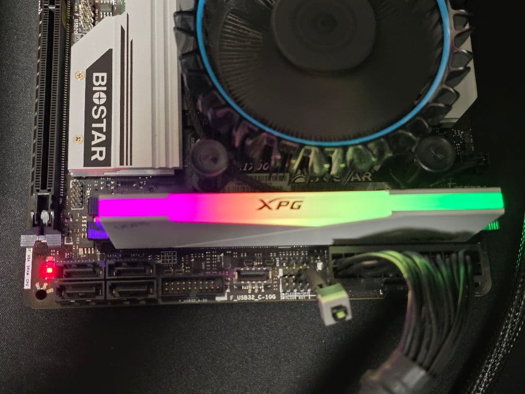 南*ん様 【ジャンク】ADATA DDR5-6000 32GB 1枚