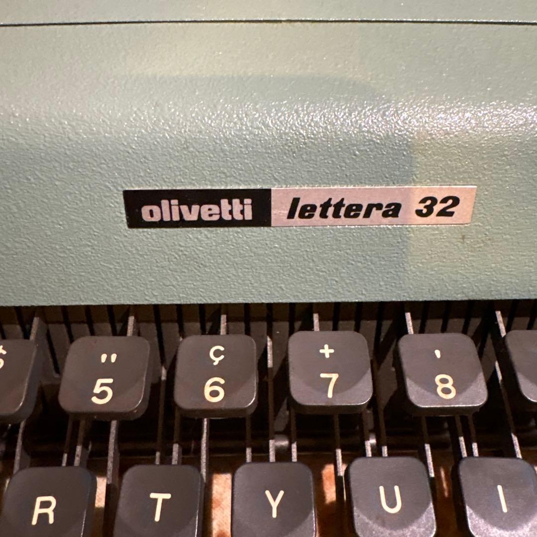 Olivetti Lettera 32 タイプライター 青