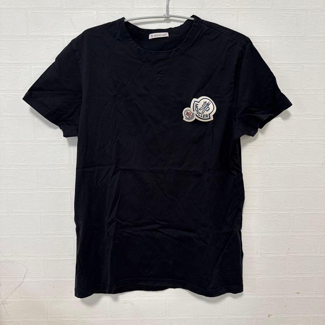 【美品】MONCLER　Tシャツ　ダブルワッペン　サイズM　メンズ　黒　デカロゴ