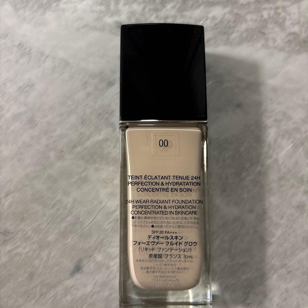 ファンデーション Dior Forever Skin Glow 00 30ml