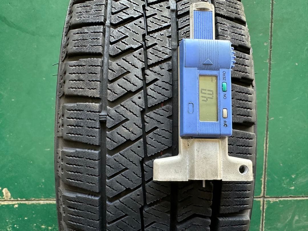 ナオ ブリヂストンBLIZZAK 155/65R14 VRX2 4本