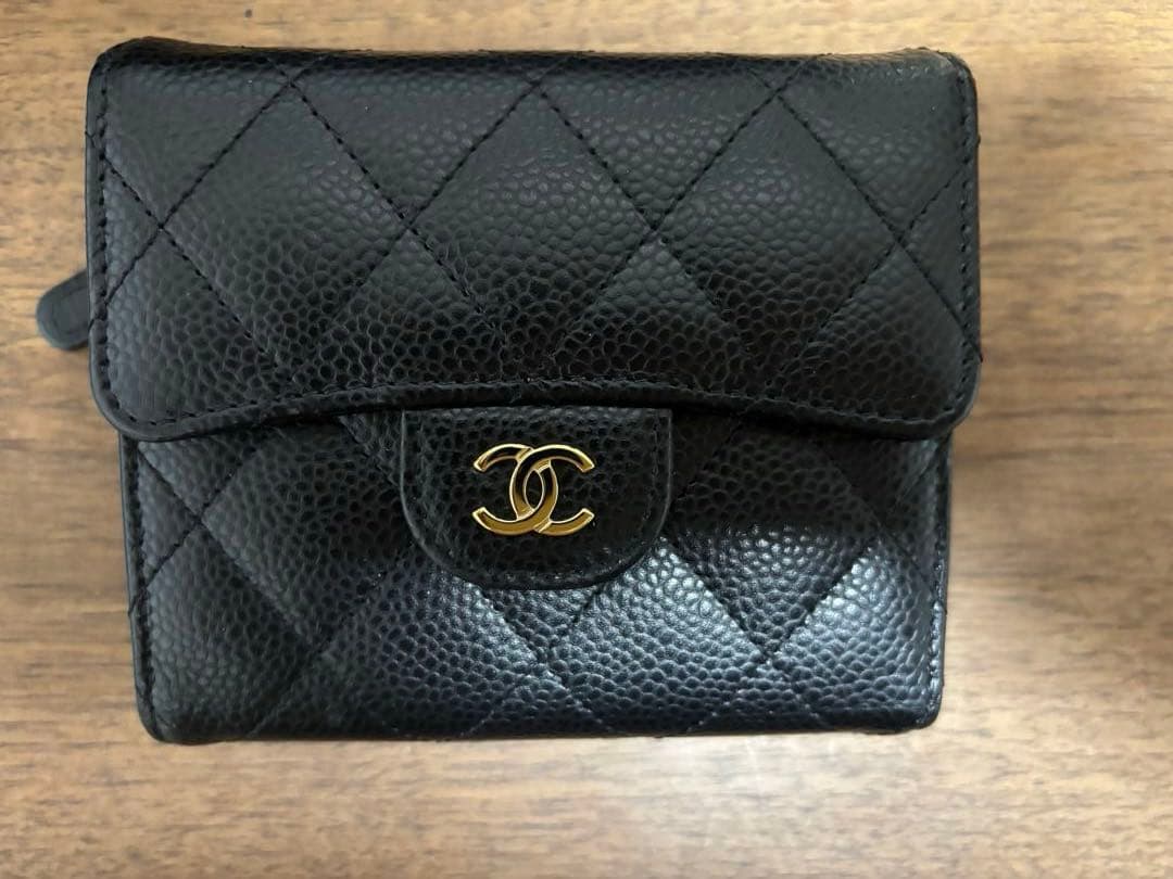 美品❣️CHANEL ブラックレザー 三つ折り財布　シャネル 財布