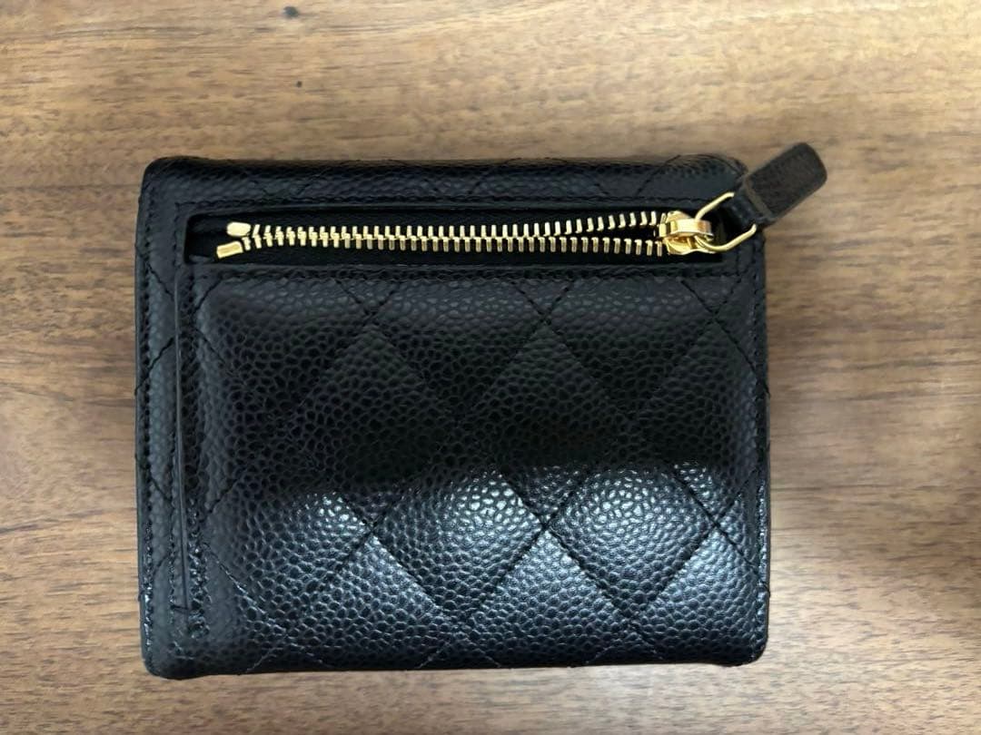 美品❣️CHANEL ブラックレザー 三つ折り財布　シャネル 財布