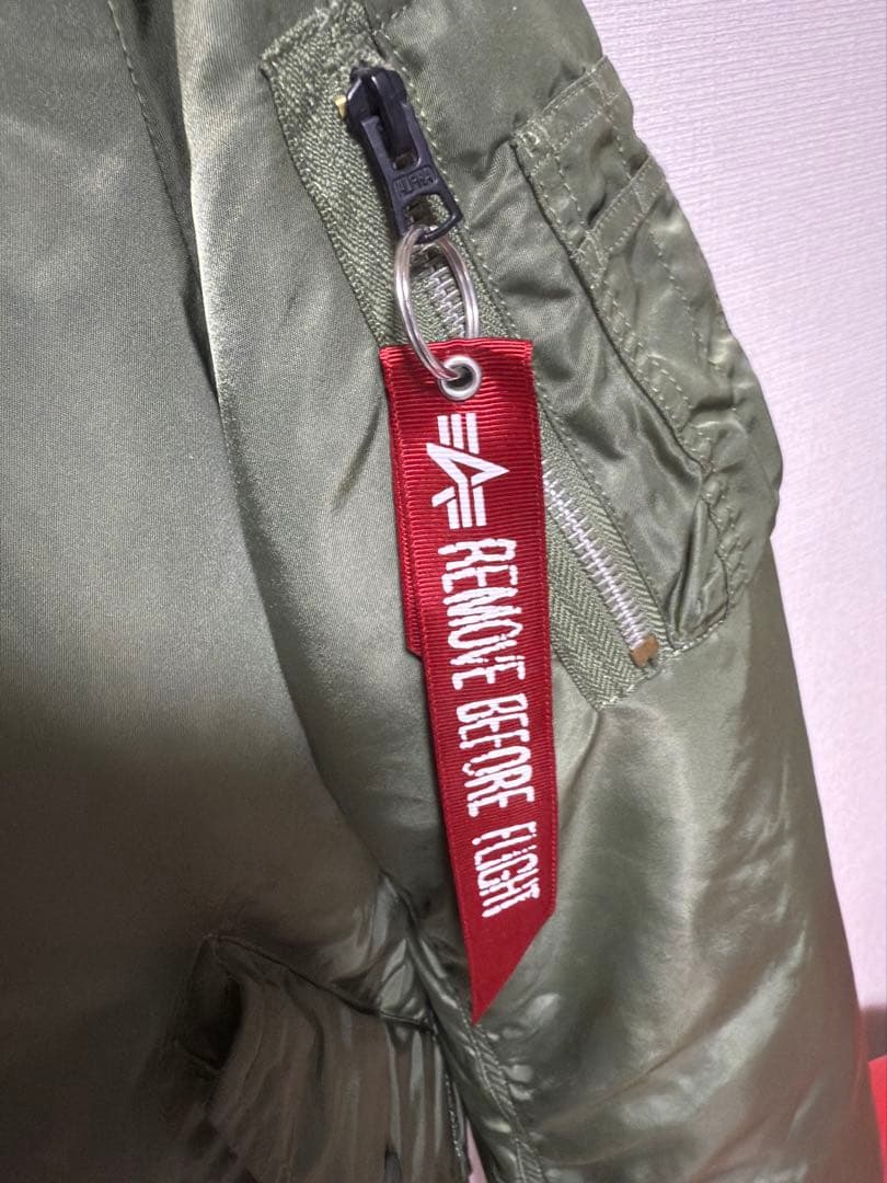 国内正規品Alpha Industries MA-1 ジャケットスリムモデル