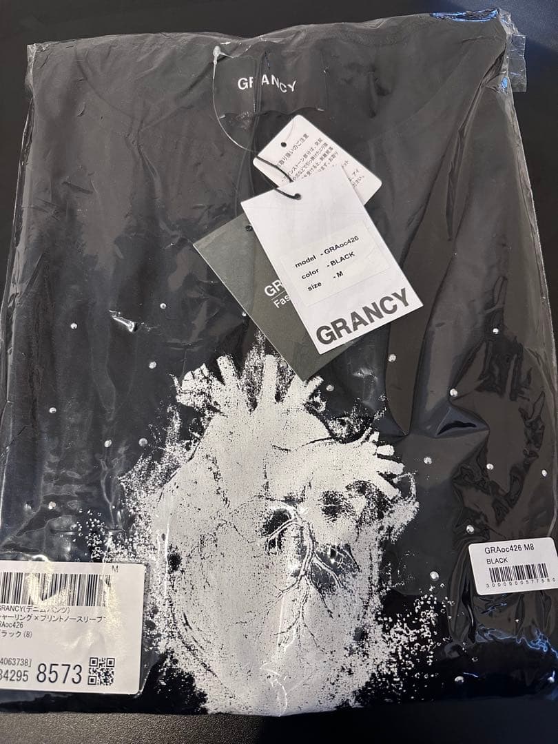 GRANCY シャーリングデザインラインストーングラフィックノースリーブT M