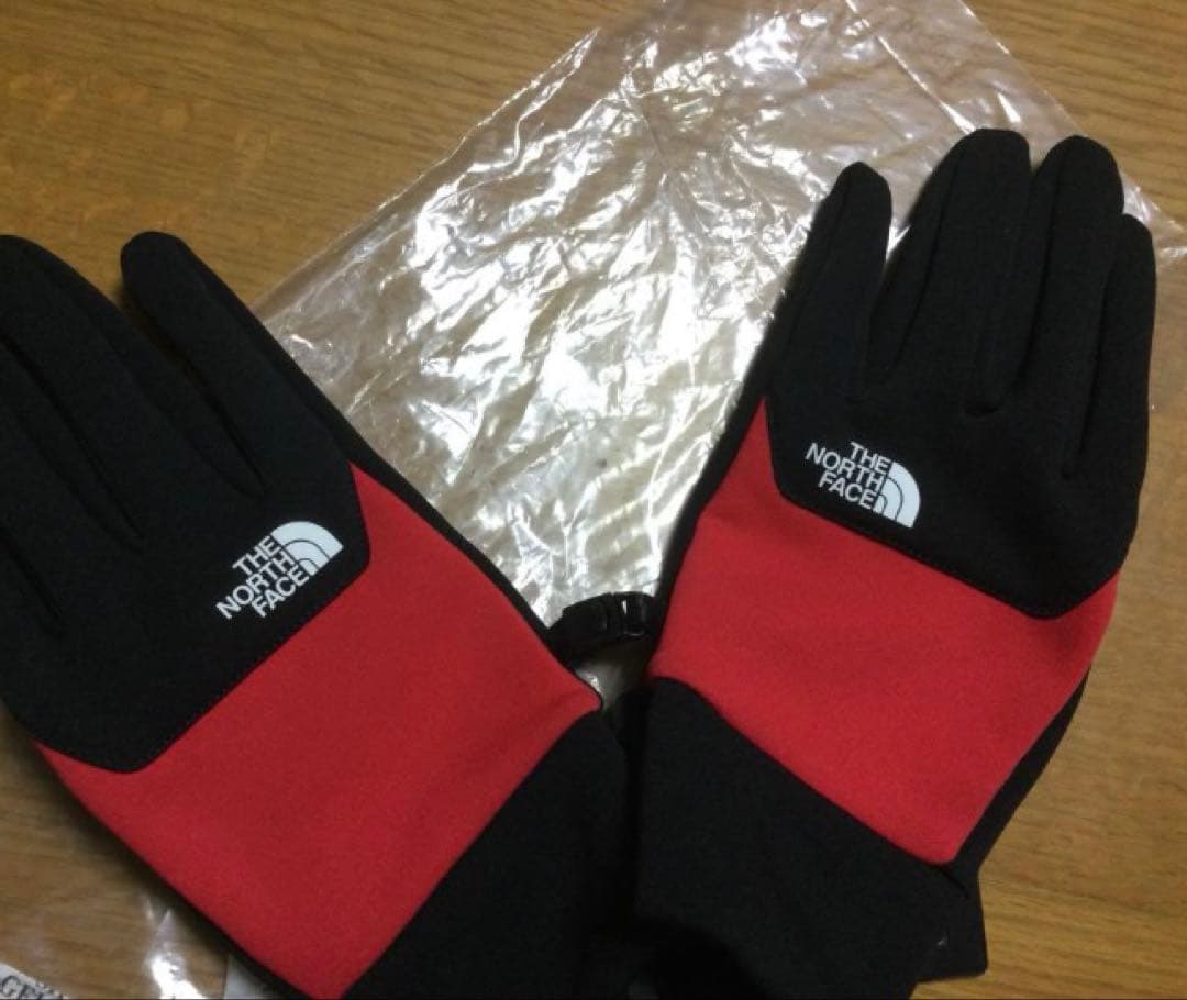 ノースフェイス　スマホ対応　ETIP グローブ　黒／赤　Ｌ　新品未使用タグ付き