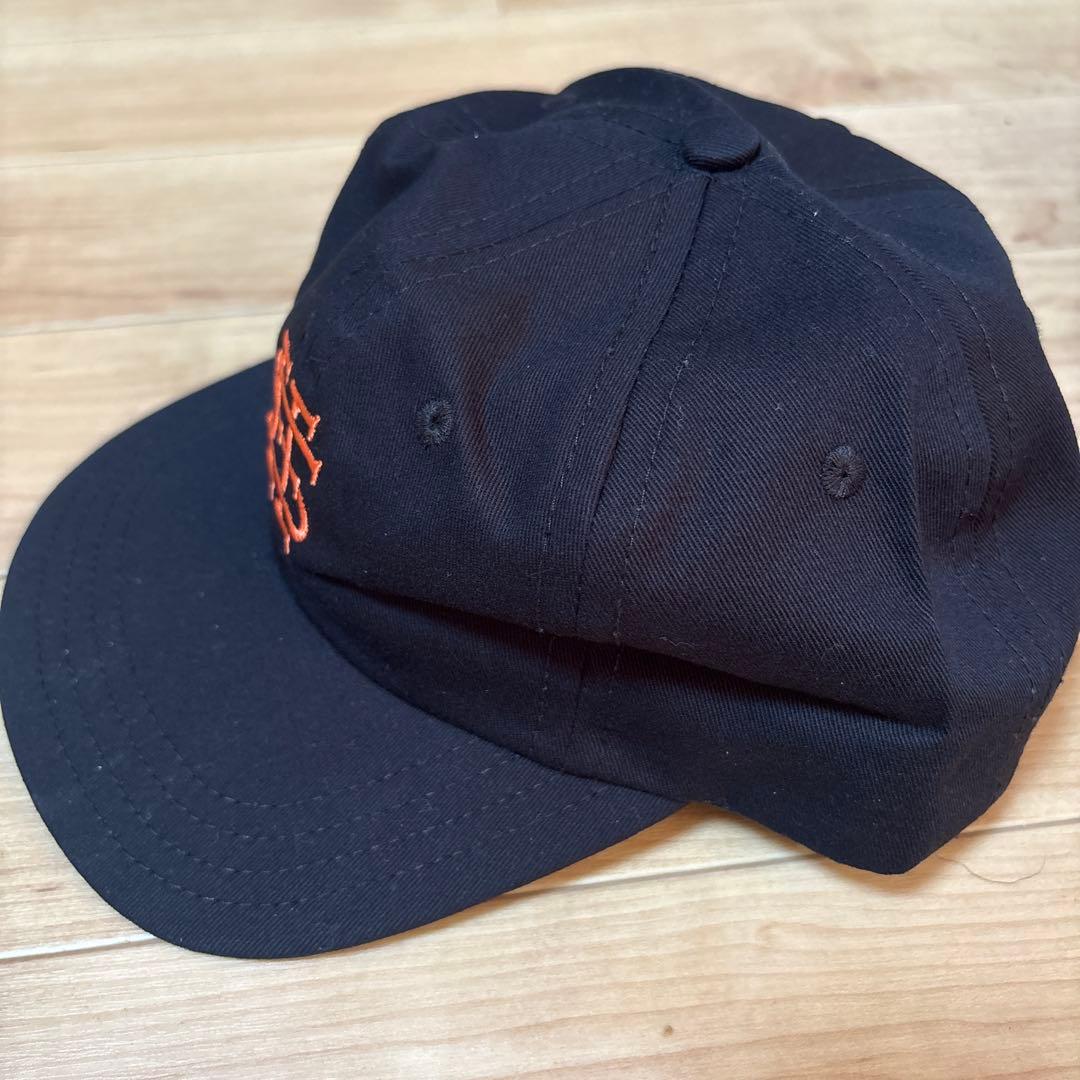 黒の刺繍ロゴベースボールキャップ　SEE SEE
