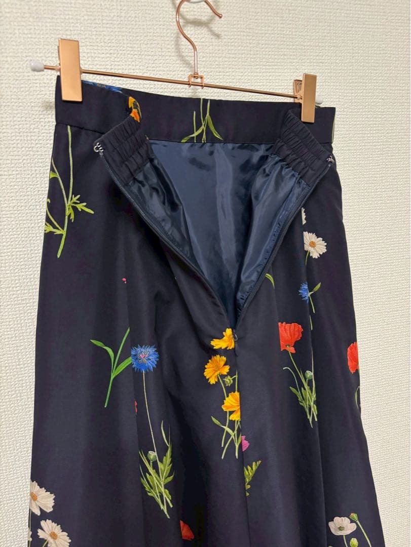 美品　SNIDEL スナイデル　 フレアプリントスカート　ネイビー　サイズ0