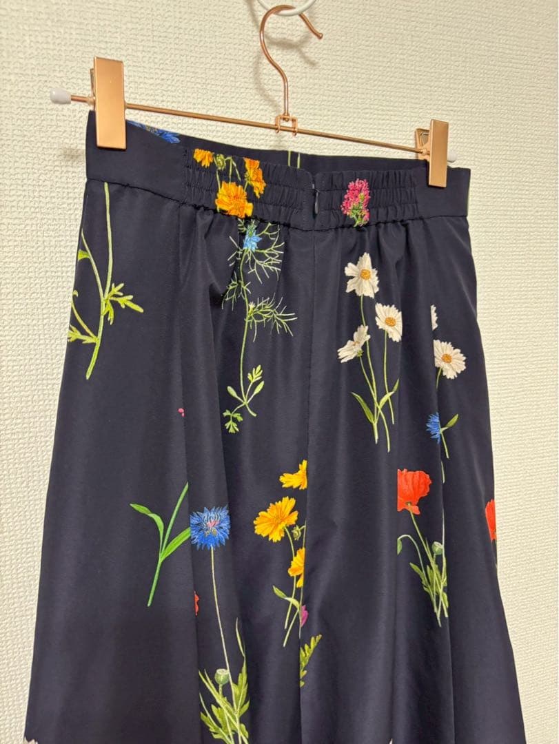 美品　SNIDEL スナイデル　 フレアプリントスカート　ネイビー　サイズ0