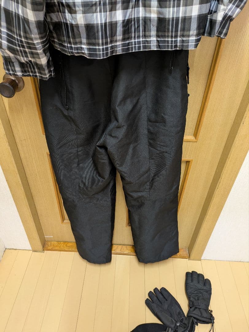 スノーボードウェアセット送料込み（上がLサイズ、下がＭサイズ）