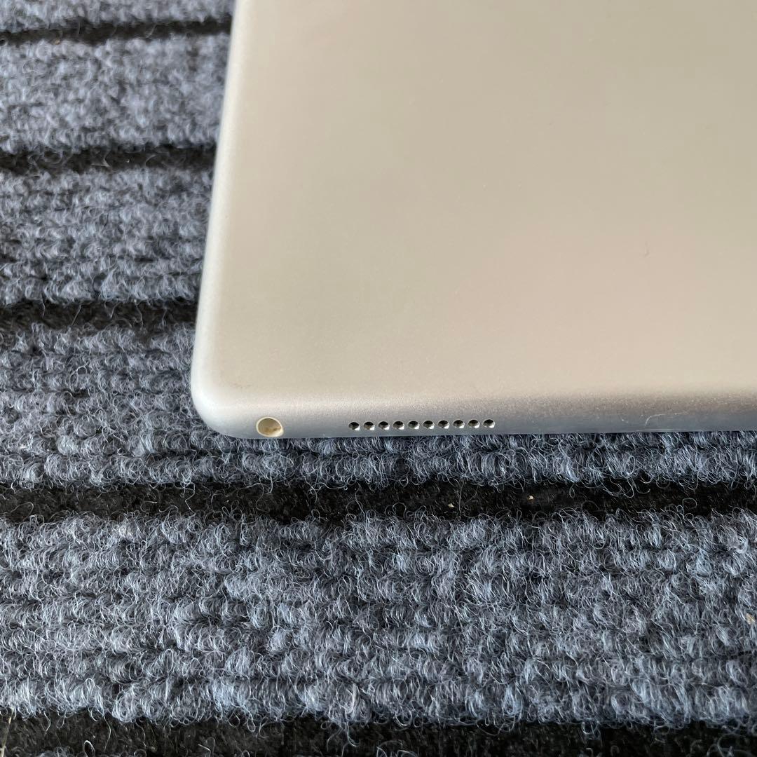 46 iPad Pro 12.9 2世代 64GB Wi-Fi シルバー