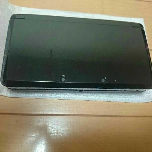 NINTENDO３ＤＳのブラック、セット内容は全て揃っています。