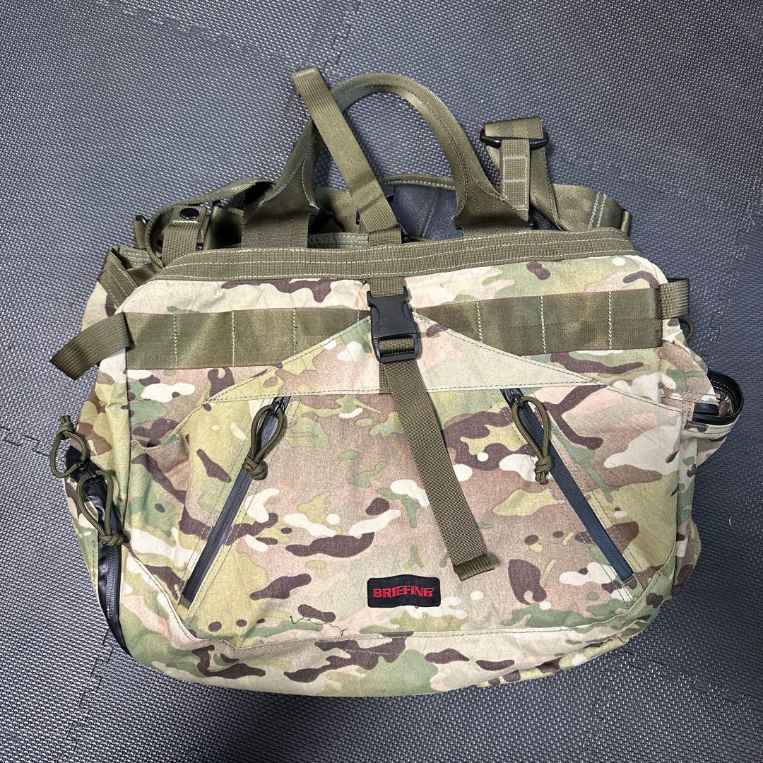 ブリーフィング　BRIEFING　カモ柄バッグ 大きめ 美品！