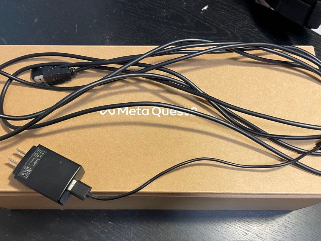  Quest 2 128GB 充電器・PCケーブル・クッション付き