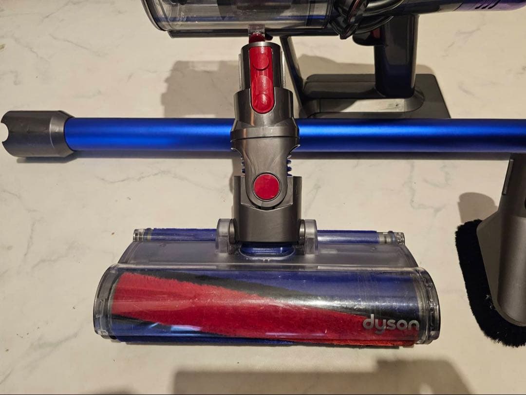 ア*ナ様 Dyson コードレススティッククリーナー　SV14