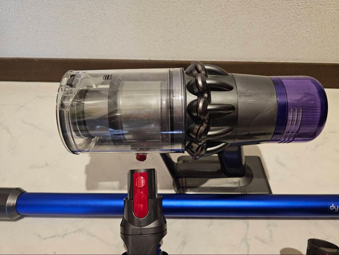 ア*ナ様 Dyson コードレススティッククリーナー　SV14
