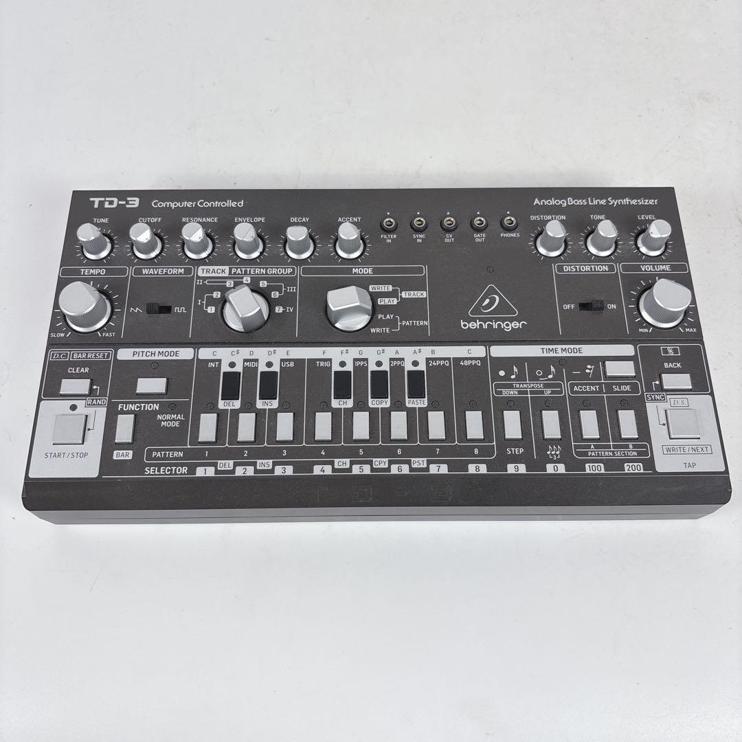 箱付 ベリンガー TD-3-BK アナログベースラインシンセサイザー