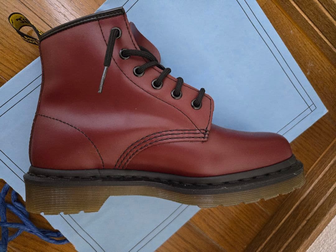 ドクターマーチン　Dr.Martens チェリーレッド　6ホールブーツ
