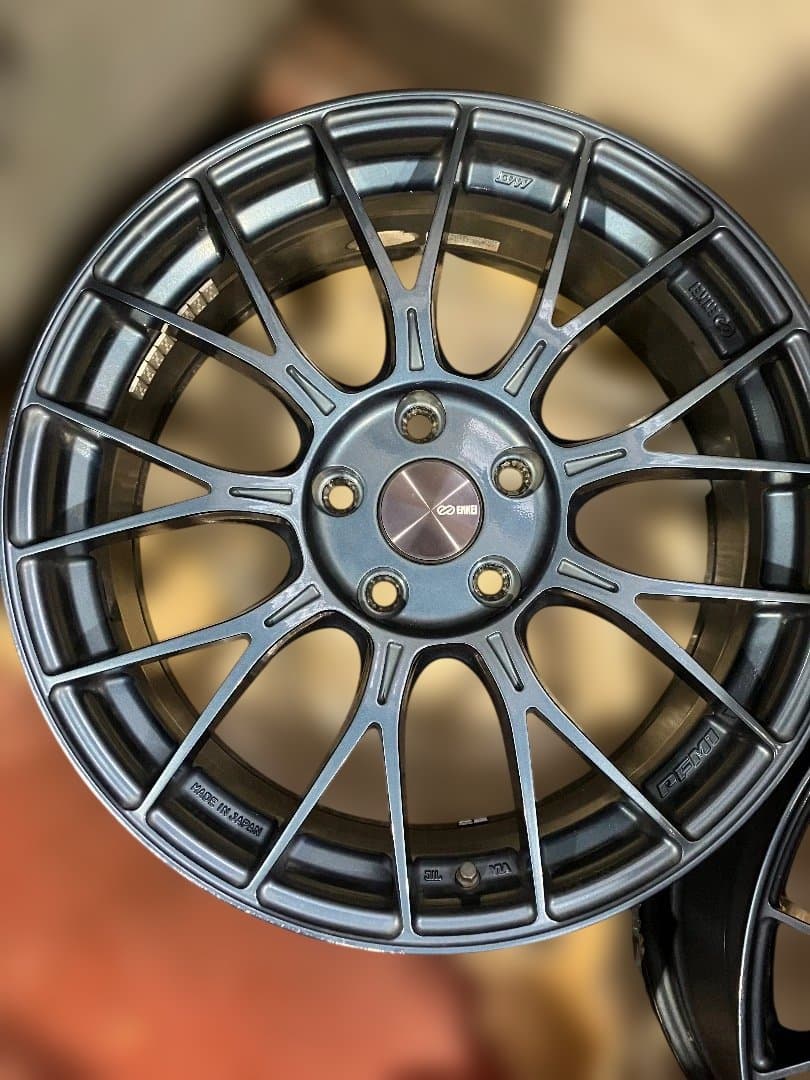 ①エンケイ　PFM1 18インチ　7.5J PCD114.3