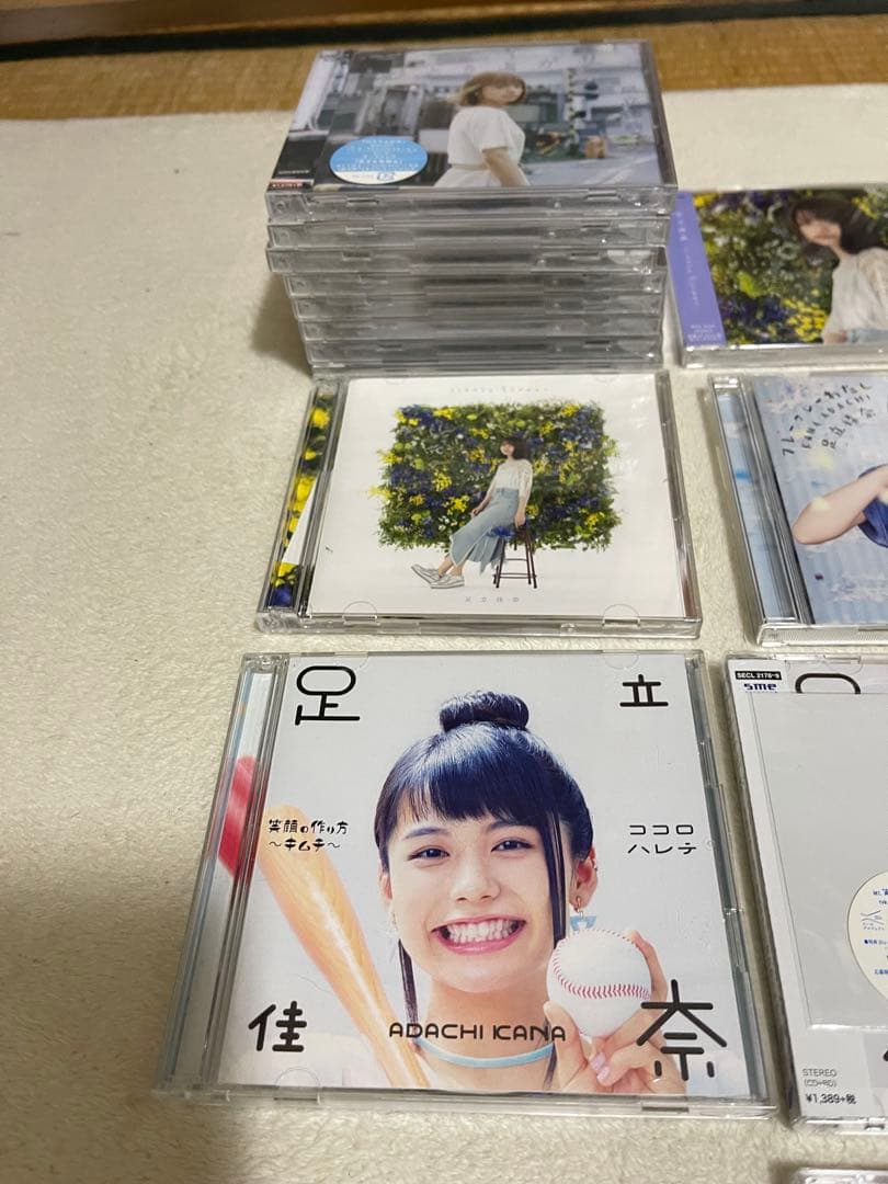 足立佳奈　さん　サイン入りグッズ！　CDいろいろセット