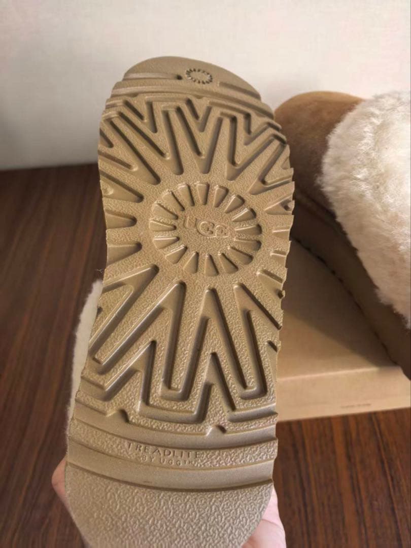 UGG ベージュ ムートンブーツ 厚底 24cm
