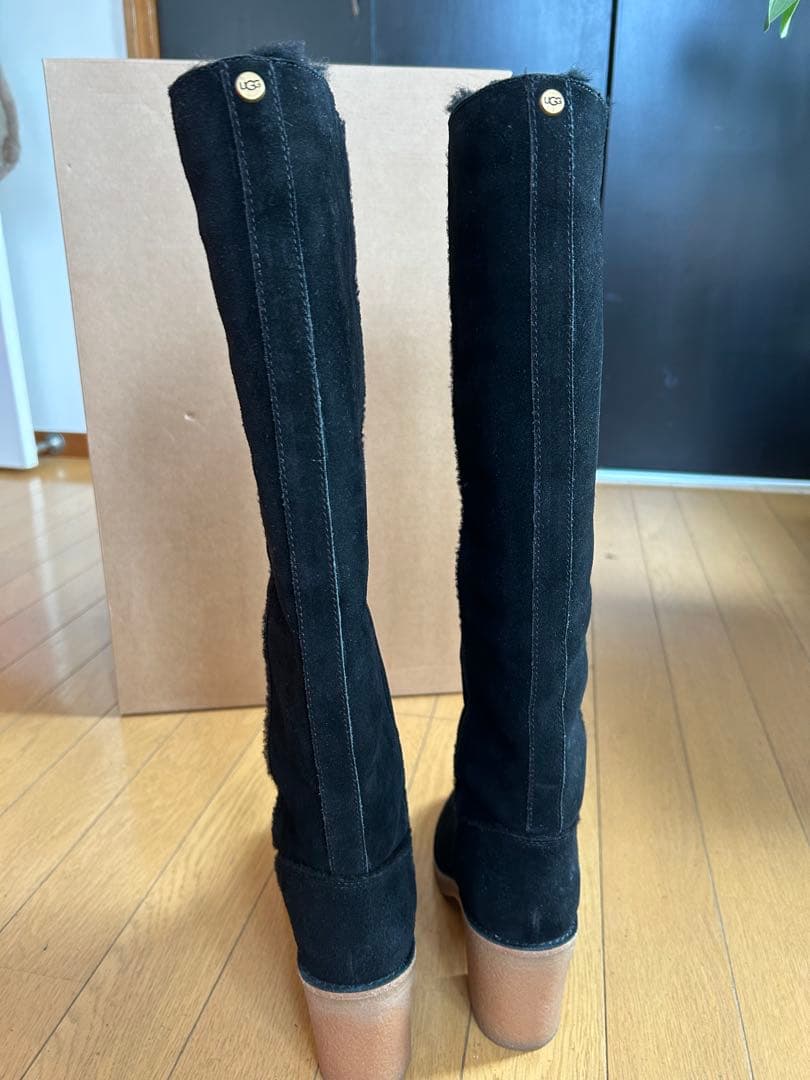 【☆しぇりー☆秘密のガーデン( *´艸｀) 】UGG ムートン ロングブーツ