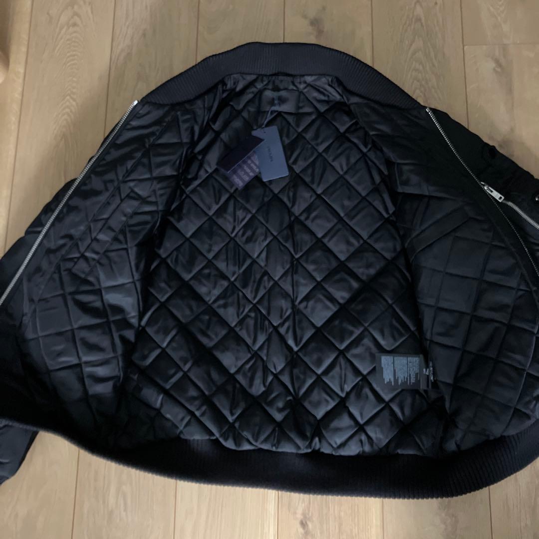 ほぼ未使用 PRADA トライアングルロゴ ボンバージャケット