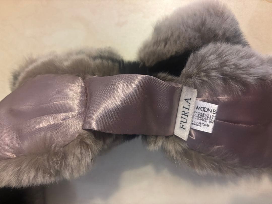 FURLA ファー　リボンティペット