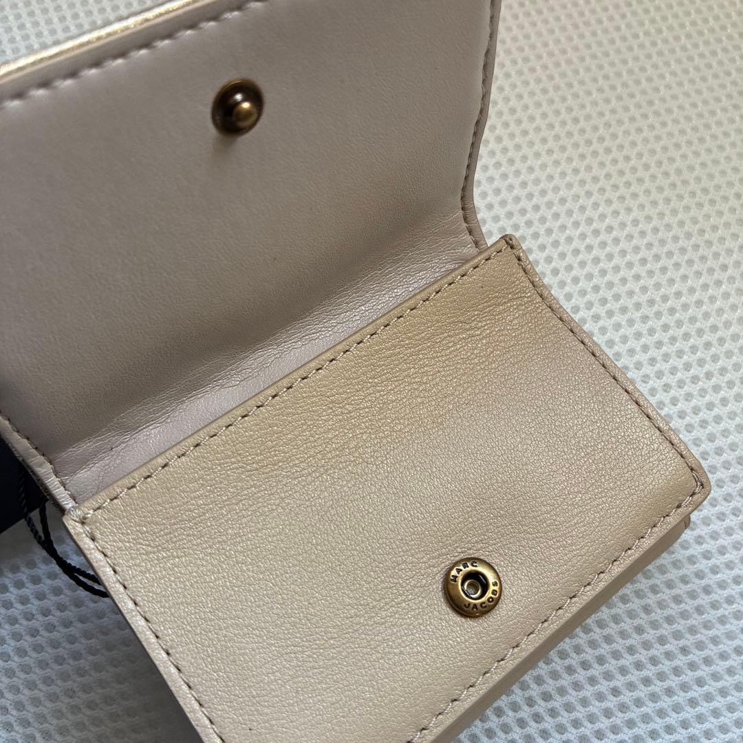 新品　マークジェイコブス　三つ折り財布　ミニ財布　ベージュ