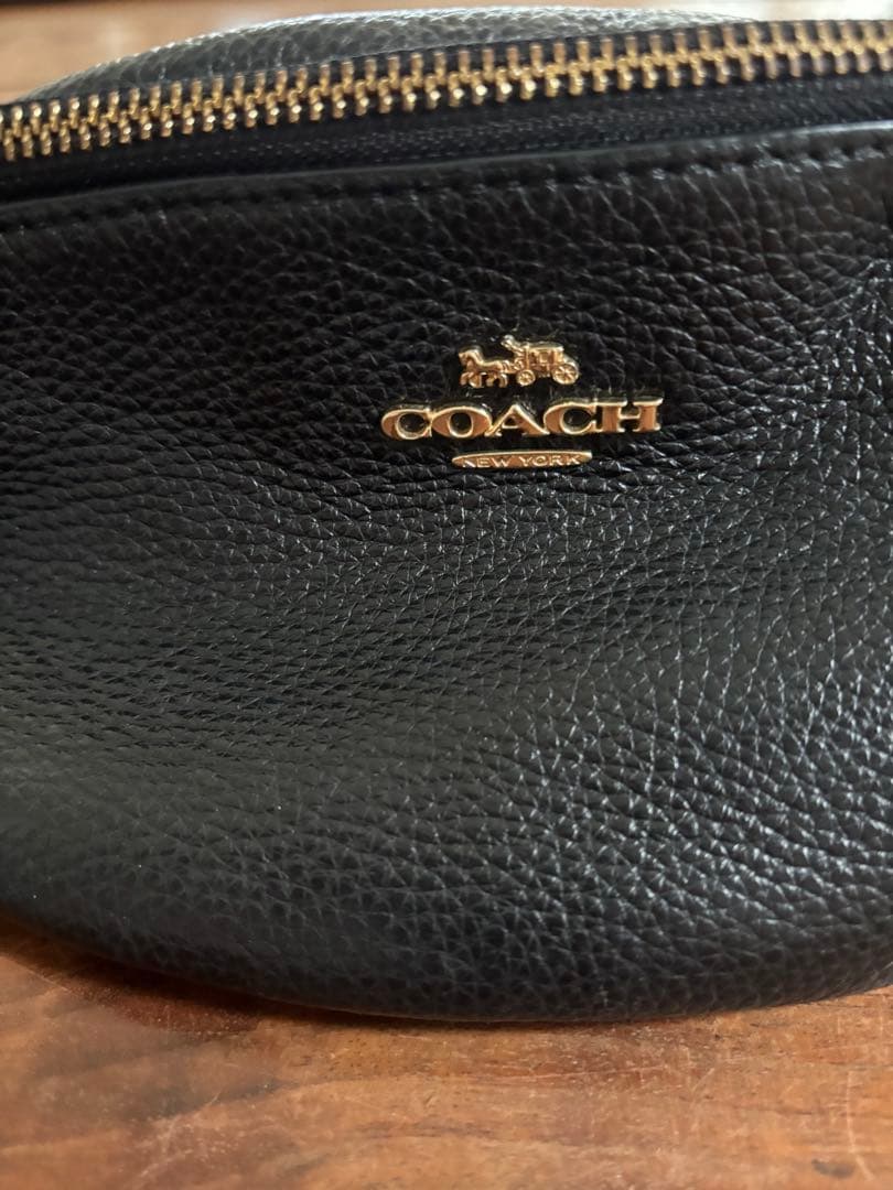 COACH コーチ　ブラック ボディバッグ　ワンショルダー　レザー