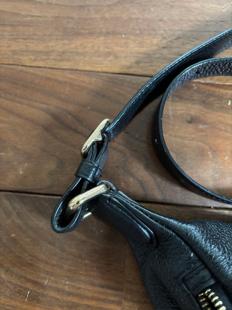 COACH コーチ　ブラック ボディバッグ　ワンショルダー　レザー