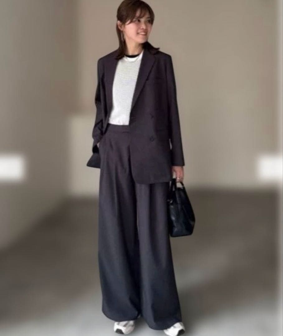 美品　UNIQLO：C 感動ダブルジャケットリラックスフィット　ダークグレー　M