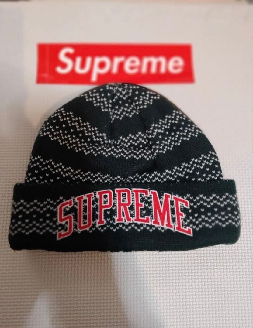 Supreme × New Era Split Beanie