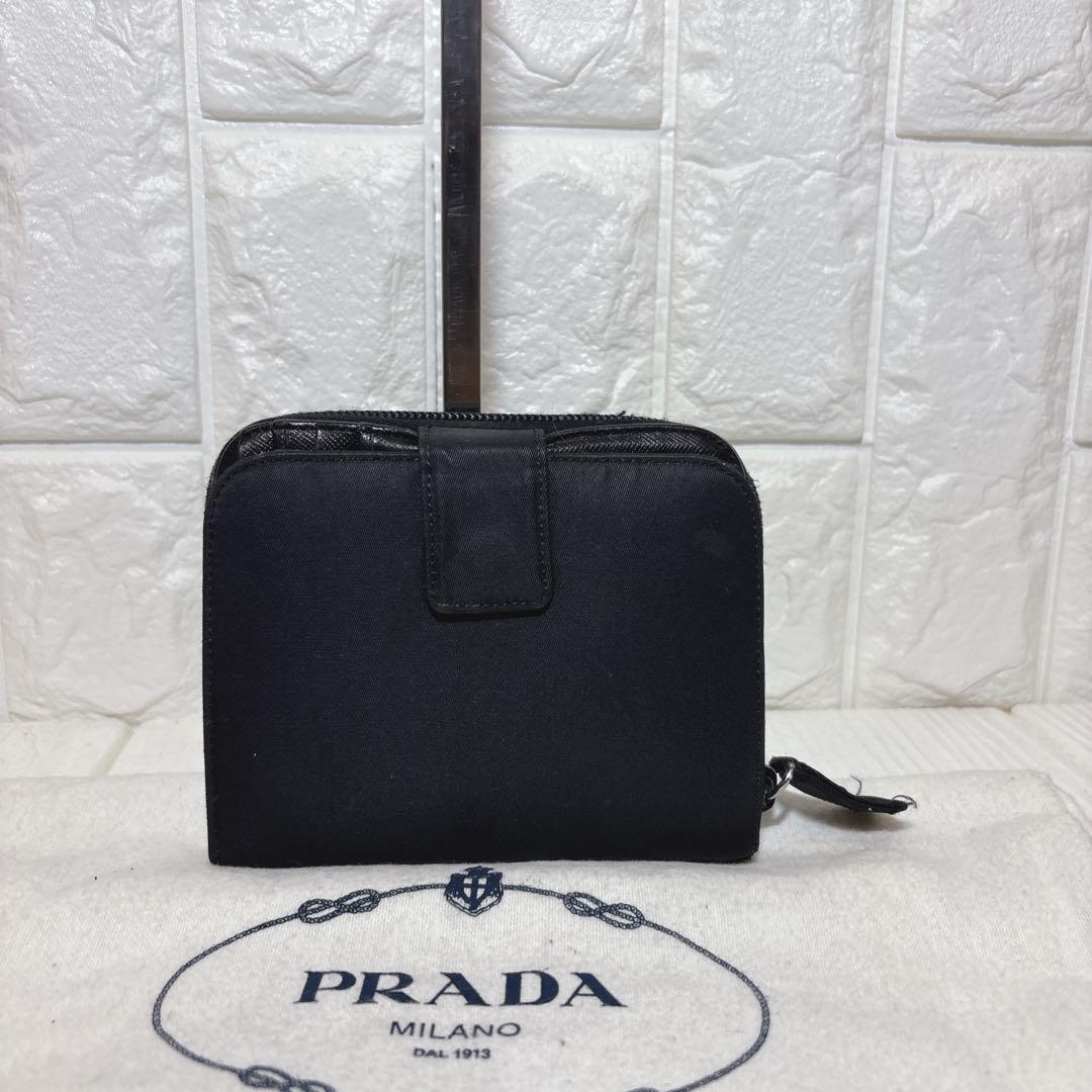 PRADA プラダ ギャラカード 二つ折り財布　 三角ロゴ 黒 ナイロン レザー